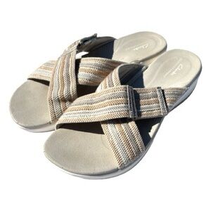 Clarks New 11D Wide Women's Beige Sandals